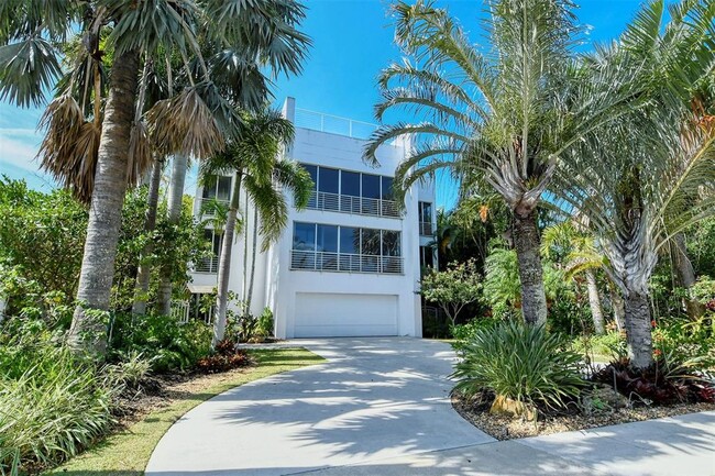 213 N Washington Dr in Sarasota, FL - Foto de edificio - Building Photo