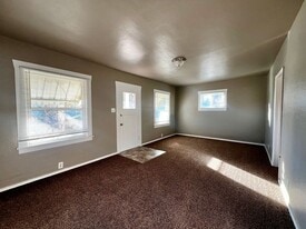 1801 Summitview Ave in Yakima, WA - Building Photo