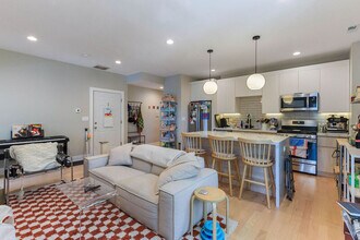 2901 N Milwaukee Ave in Chicago, IL - Building Photo - Building Photo