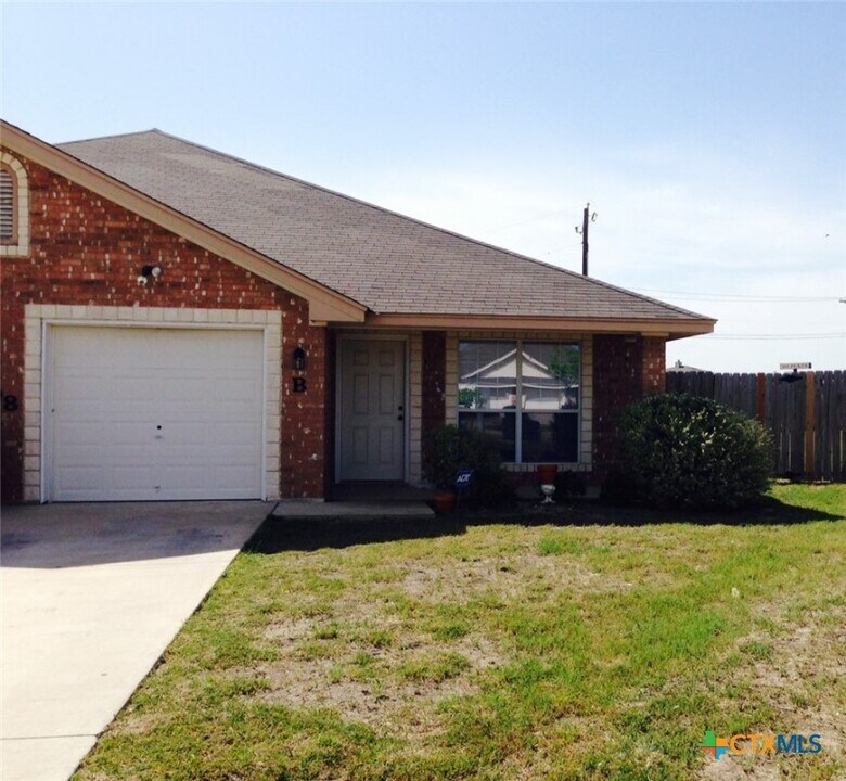 1908 Charleston Ct in Killeen, TX - Building Photo