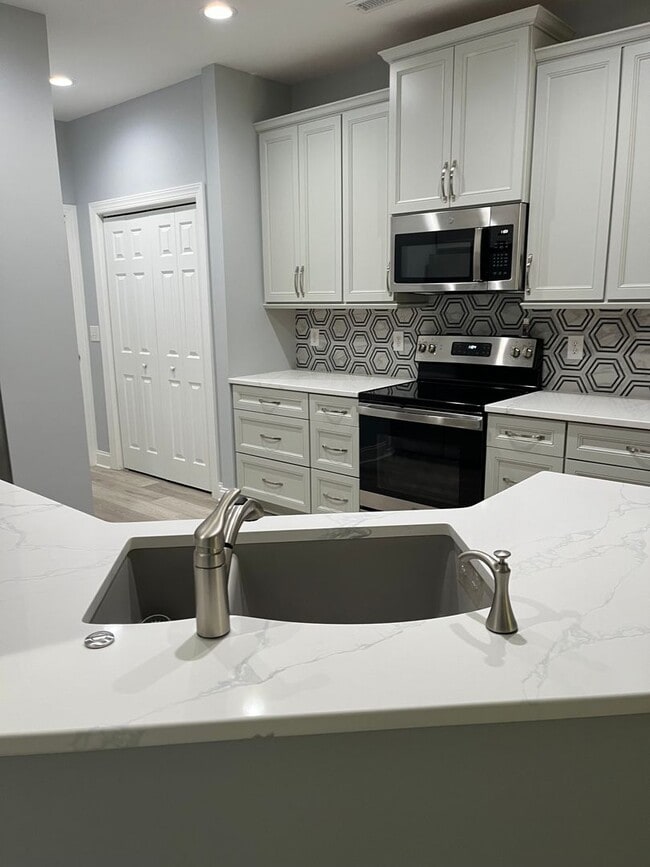 7705 Marymount Dr in Wilmington, NC - Building Photo - Building Photo