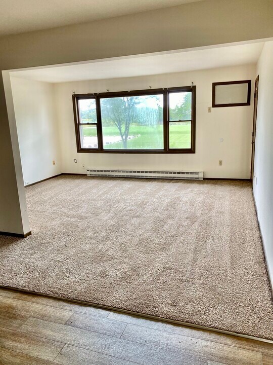700 Gray St, Unit 2 in Horicon, WI - Foto de edificio