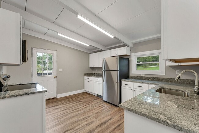 175 Pleasant St in Concord, NH - Building Photo - Building Photo