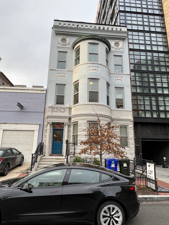 475 New York Ave NW, Unit 5 in Washington, DC - Foto de edificio