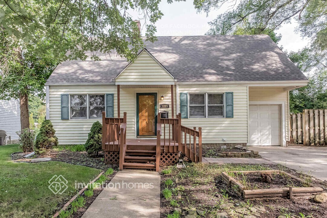 1221 Oneida St in Joliet, IL - Building Photo