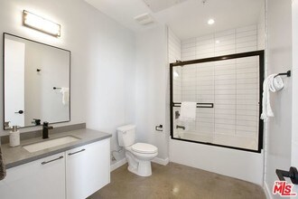 691 Mill St-Unit -606 in Los Angeles, CA - Building Photo - Building Photo