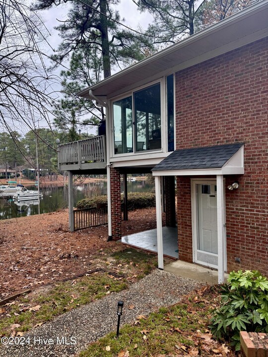 154 Pine Ridge Dr in Whispering Pines, NC - Building Photo