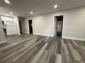 3033 NW 43 Terrace in Lauderdale Lakes, FL - Building Photo - Building Photo