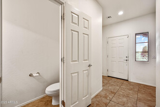 7718 S 38th St in Phoenix, AZ - Foto de edificio - Building Photo