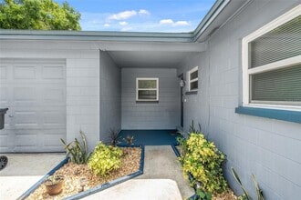 8313 Tupelo Dr in Tampa, FL - Building Photo - Building Photo