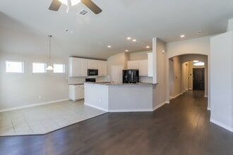 120 Wilson Cliff Dr in White Settlement, TX - Building Photo - Building Photo