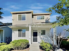 18114 17th Ave Ct E in Spanaway, WA - Building Photo