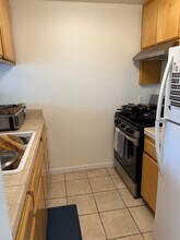 3190 Camellia Ct, Unit C in San Luis Obispo, CA - Building Photo - Building Photo