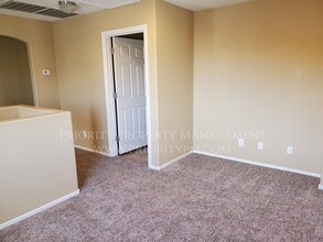 9156 Promising Ct in Las Vegas, NV - Building Photo - Building Photo