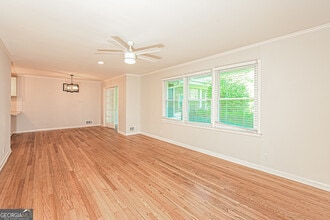 1512 Knollwood Terrace in Decatur, GA - Building Photo - Building Photo