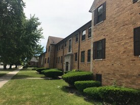 4811 Cadieux Rd, Unit Apartment 2 in Detroit, MI - Building Photo