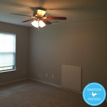 1030 Zelkova Ln in Chapel Hill, NC - Building Photo - Building Photo
