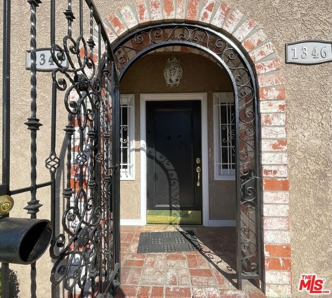 1348 S Rimpau Blvd in Los Angeles, CA - Building Photo - Building Photo