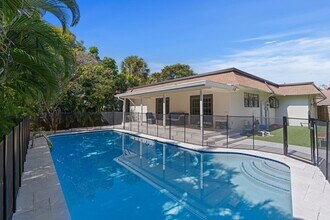 486 NW 1st St in Boca Raton, FL - Building Photo - Building Photo