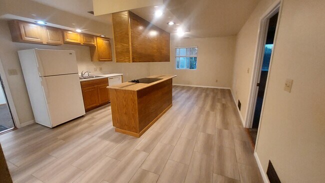 1713 Mamie Eisenhower Ave, Unit 1715