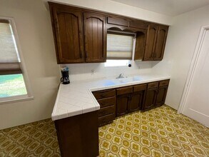 2521 E Westcott Ave in Visalia, CA - Building Photo - Building Photo