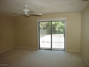 620 Robert Ave in Lehigh Acres, FL - Foto de edificio - Building Photo