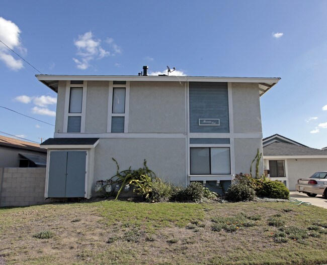 Bonnie Lou in Westminster, CA - Foto de edificio - Building Photo