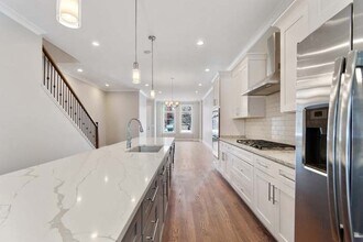 4714 S Calumet Ave, Unit 2 in Chicago, IL - Building Photo - Building Photo