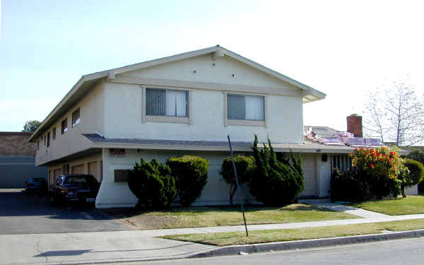 1907 N Highland St in Orange, CA - Foto de edificio - Building Photo