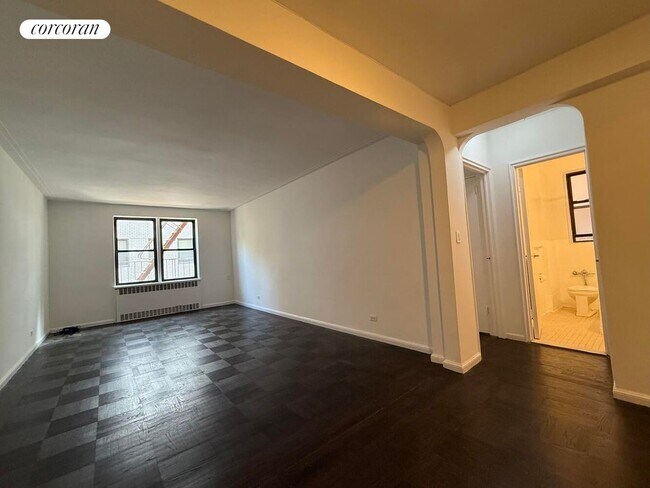 108/50 71st Ave in Queens, NY - Building Photo - Building Photo