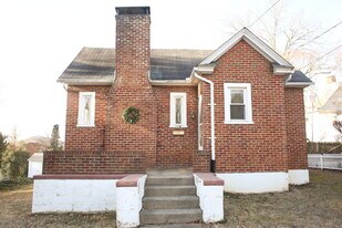 119 Observatory Ave in Charlottesville, VA - Building Photo