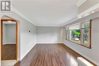 317 Highland Rd W in Hamilton, ON - Building Photo - Building Photo