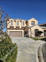 2759 Karoc Ct in Simi Valley, CA - Building Photo
