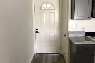 15057 Burbank Blvd, Unit 8 in Van Nuys, CA - Building Photo - Building Photo