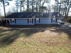 4441 Township Dr in Oakwood, GA - Building Photo