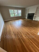 103 Cedar Ln in Asheville, NC - Building Photo - Building Photo