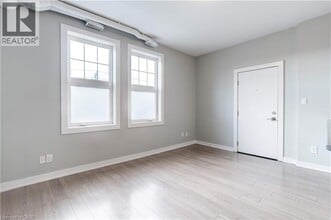 657 Barton St E in Hamilton, ON - Building Photo - Building Photo