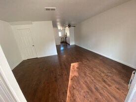 4265 Mesa Vista Way in Oceanside, CA - Building Photo