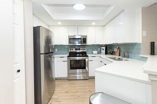 4149 N Haverhill Rd in West Palm Beach, FL - Building Photo