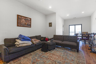 1636 N Western Ave, Unit 2 in Chicago, IL - Building Photo