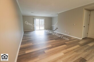 2303-2305-2305 Versailles Village Pl in Fort Wayne, IN - Building Photo - Building Photo