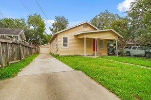 418 Spooner St in Pasadena, TX - Building Photo