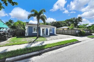 1328 N Andrews Ave in Fort Lauderdale, FL - Building Photo