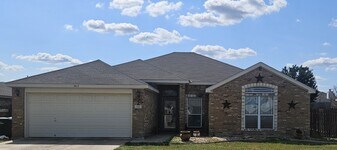 2415 Merle Dr in Copperas Cove, TX - Building Photo