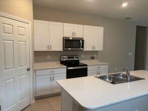 810 Friendship Cir in La Belle, FL - Building Photo - Building Photo