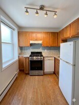 1054 Cambridge St, Unit 4F in Cambridge, MA - Building Photo