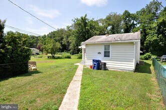 311 Delaware Ave in Delanco, NJ - Foto de edificio - Building Photo