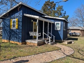 181 Honeysuckle Ln in Branson, MO - Building Photo