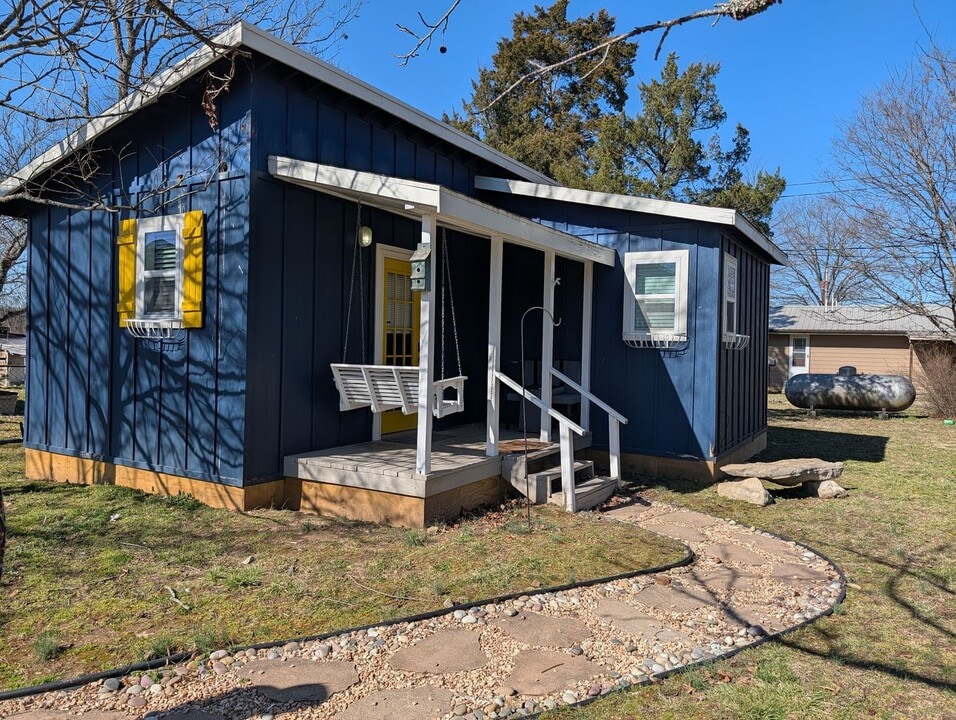 181 Honeysuckle Ln in Branson, MO - Building Photo