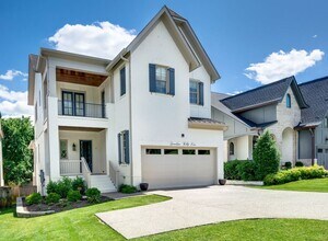 1735 Hillmont Dr in Nashville, TN - Building Photo - Building Photo